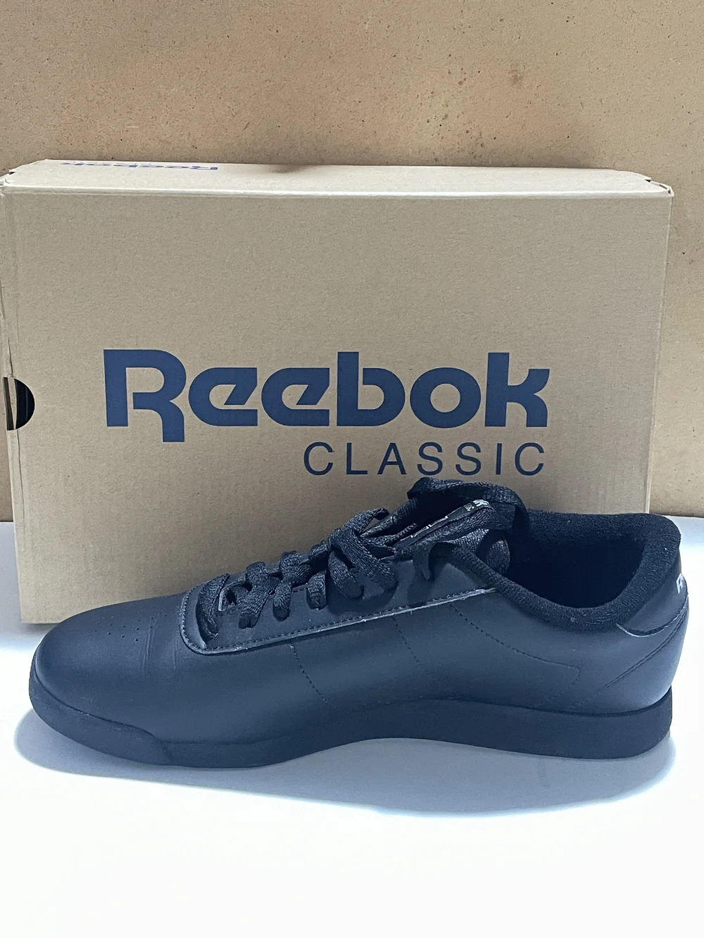 Reebok Classic Princess Womens Black Leather Sneakers Size 10